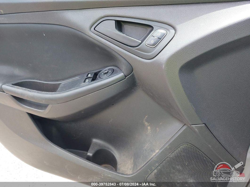 1FADP3E24HL270759 2017 FORD FOCUS photo no. 6