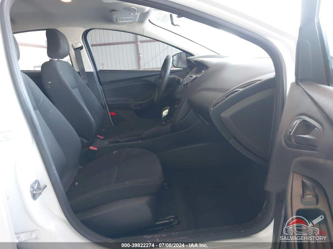 1FADP3E29HL277772 2017 FORD FOCUS photo no. 5