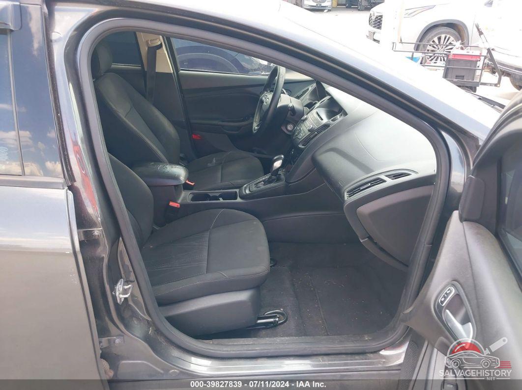1FADP3K23HL314206 2017 FORD FOCUS photo no. 5