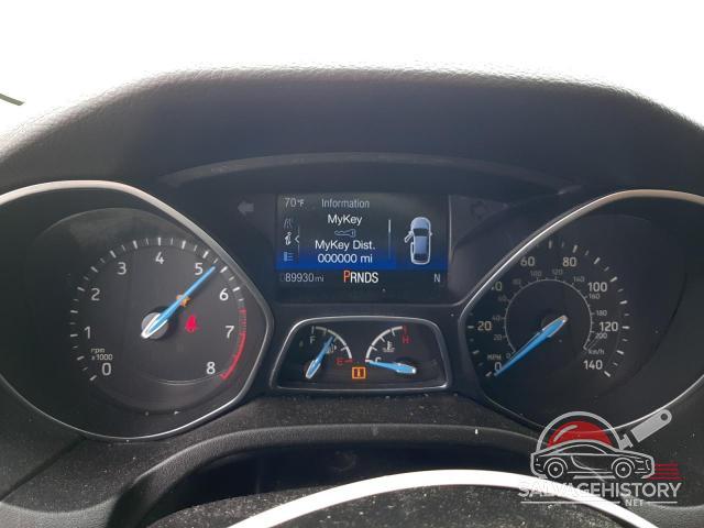 1FADP3FE1JL264965 2018 FORD FOCUS photo no. 9