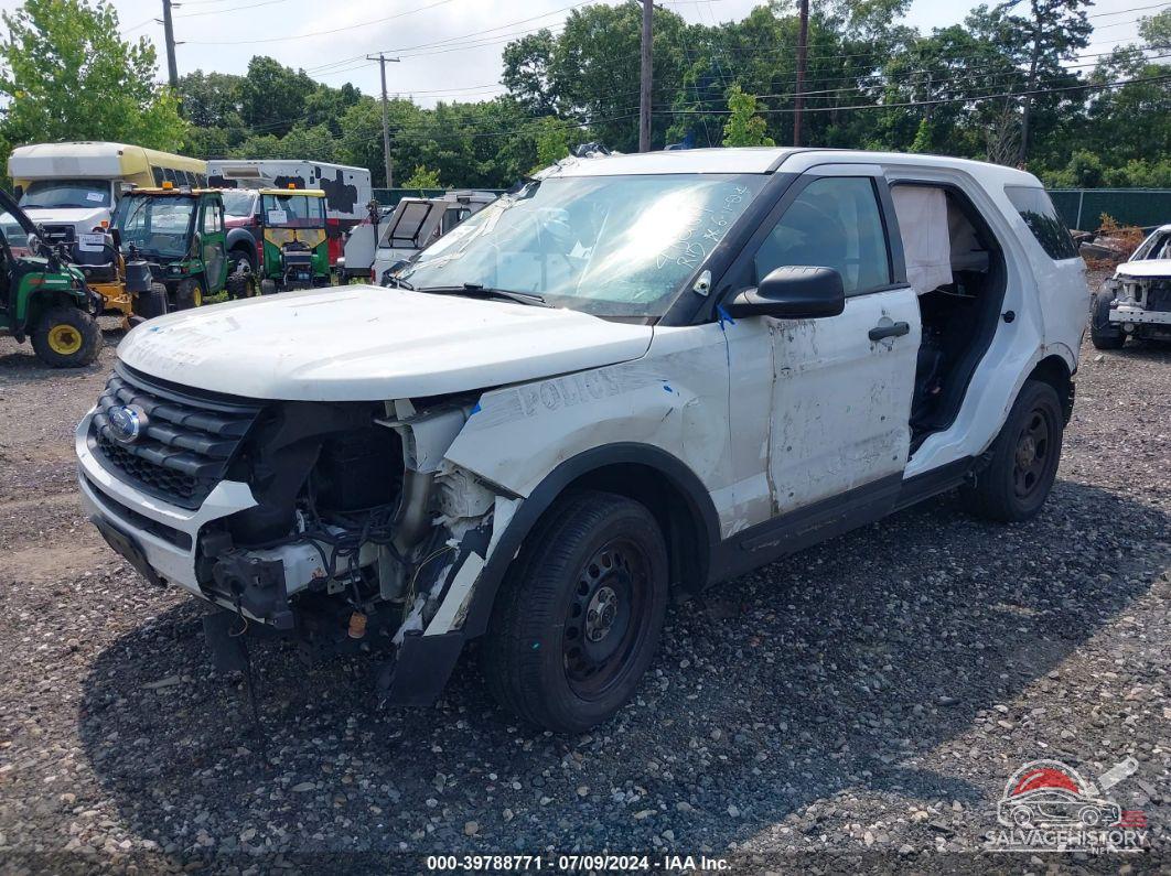 1FM5K8AR1KGB22884 2019 FORD POLICE INTERCEPTOR UTILITY photo no. 2