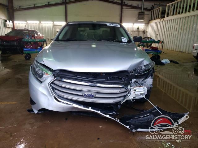 1FAHP2D83JG141279 2018 FORD TAURUS photo no. 5