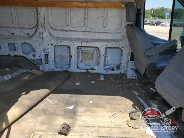 1FTNE1CM3FKA28268 2015 FORD TRANSIT photo no. 11