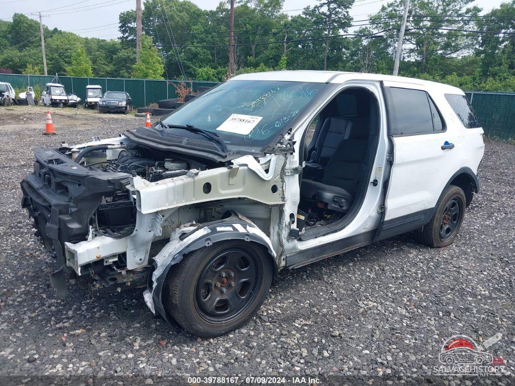 1FM5K8AR9GGC62172 2016 FORD UTILITY POLICE INTERCEPTOR photo no. 2