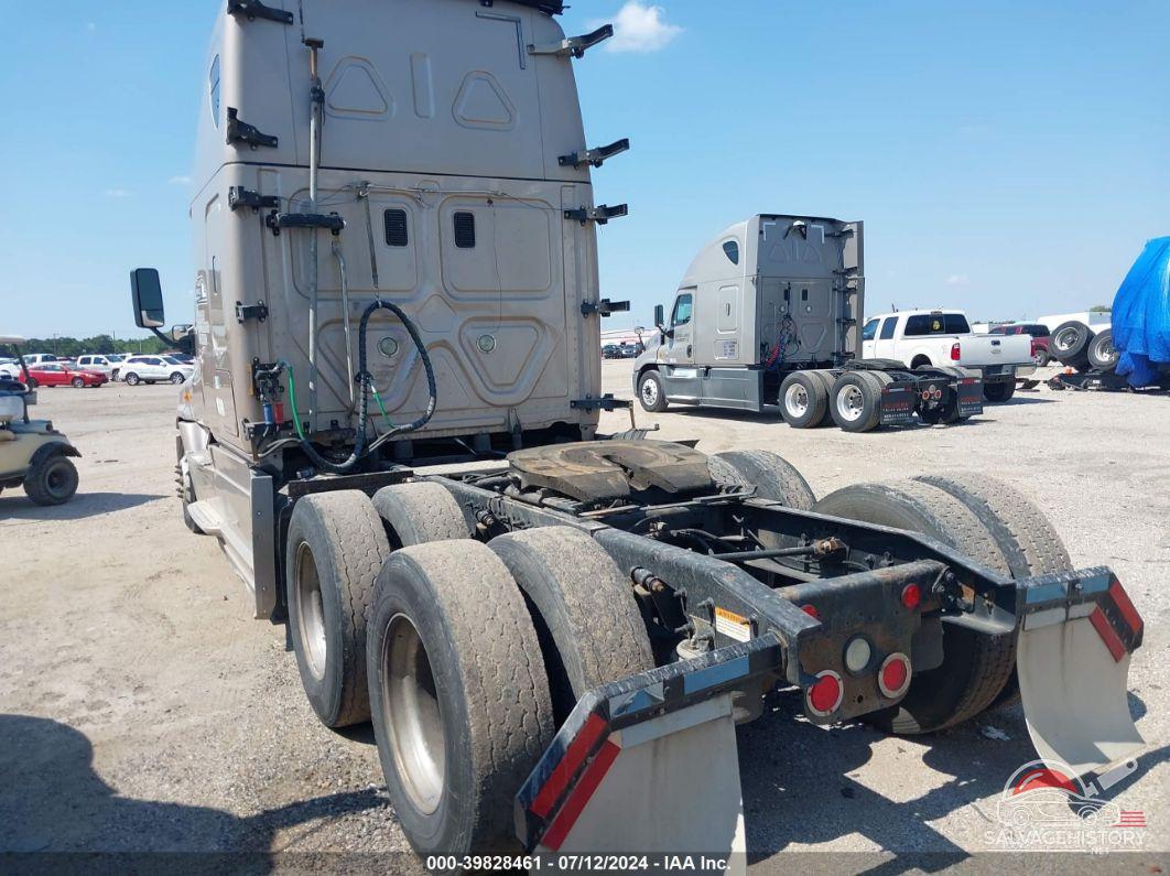 3AKJGLD55FSBT5568 2015 FREIGHTLINER CASCADIA 125 photo no. 3