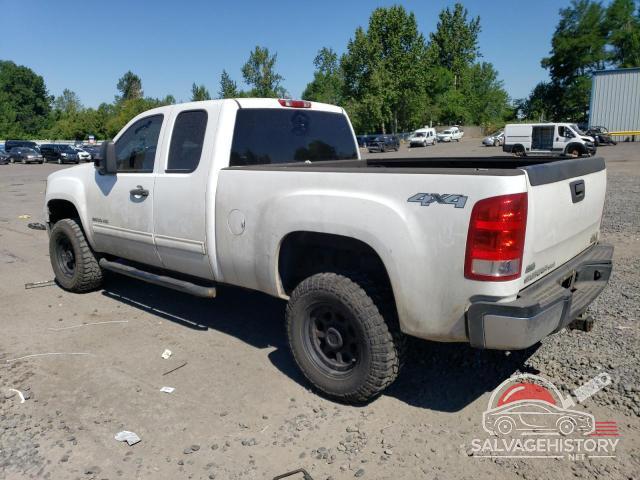 1GT5K0BG9AZ167870 2010 GMC SIERRA photo no. 2