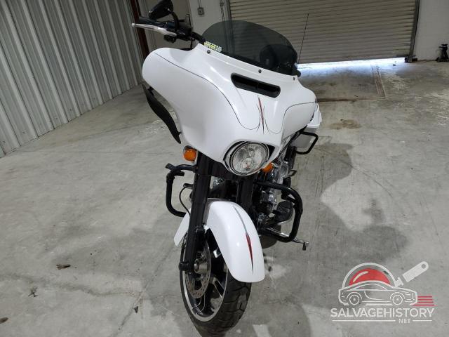 1HD1KRC1XHB637340 2017 HARLEY-DAVIDSON FL photo no. 2