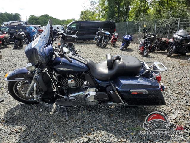 1HD1KEM12DB674058 2017 HARLEY-DAVIDSON FLHTK ELEC photo no. 3