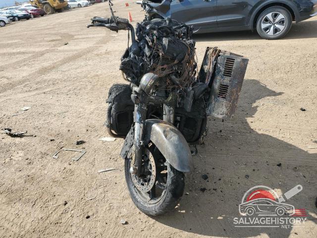 1HD1TEF16HB960057 2017 HARLEY-DAVIDSON FLSE photo no. 2