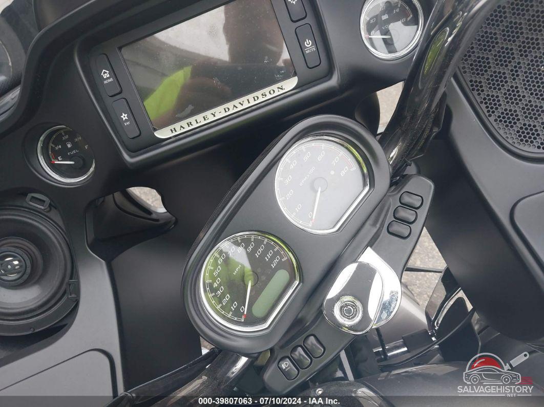 1HD1KGD16HB628752 2017 HARLEY-DAVIDSON FLTRU photo no. 7