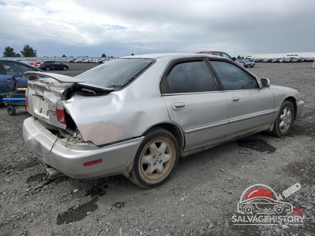 1HGCE6679VA019929 1997 HONDA ACCORD photo no. 3