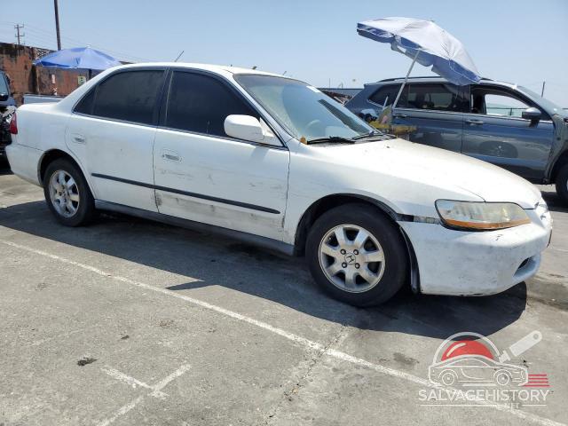 1HGCG5647WA221938 1998 HONDA ACCORD photo no. 4