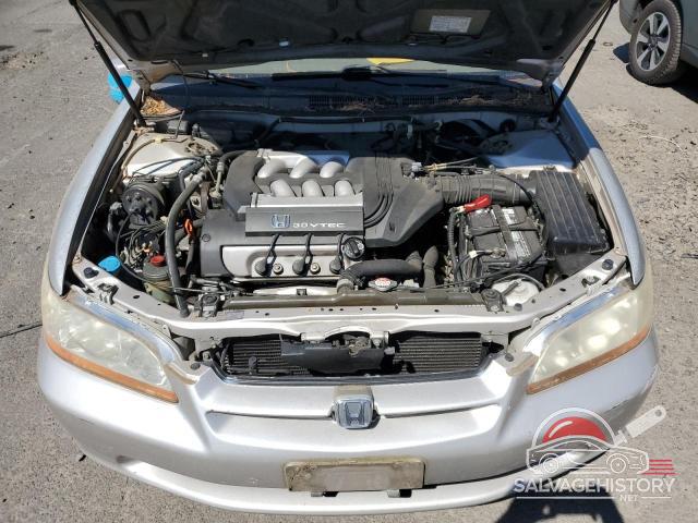 1HGCG1643XA063608 1999 HONDA ACCORD photo no. 11