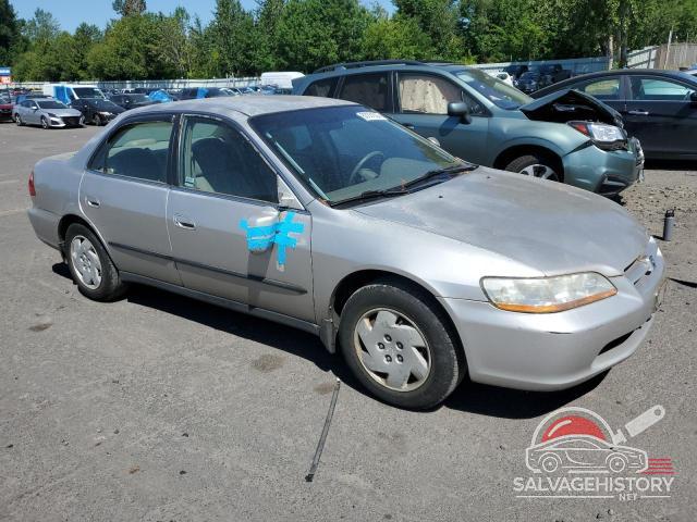 1HGCG1643XA063608 1999 HONDA ACCORD photo no. 4
