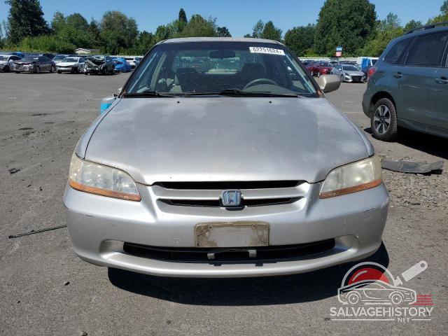 1HGCG1643XA063608 1999 HONDA ACCORD photo no. 5
