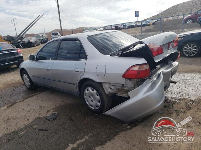 1HGCG5648XA138066 1999 HONDA ACCORD photo no. 2