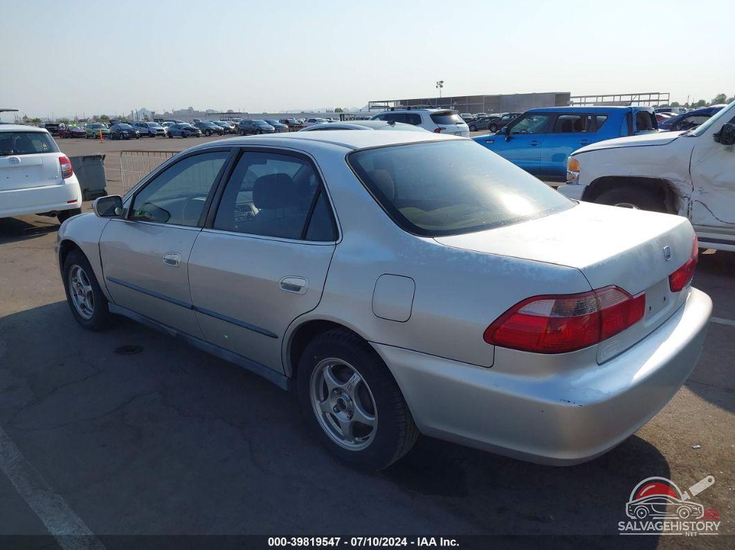 1HGCG5649XA159539 1999 HONDA ACCORD photo no. 3