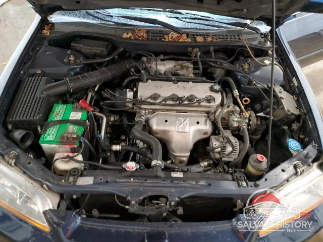 1HGCG5641YA003562 2000 HONDA ACCORD photo no. 11