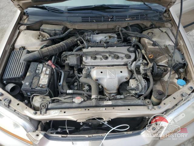1HGCG5644YA144786 2000 HONDA ACCORD photo no. 11