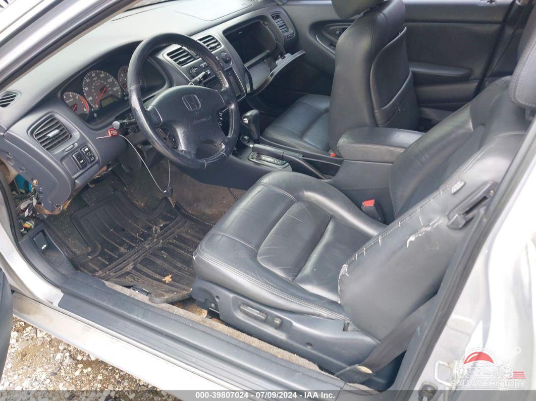 1HGCG325X1A000250 2001 HONDA ACCORD photo no. 5