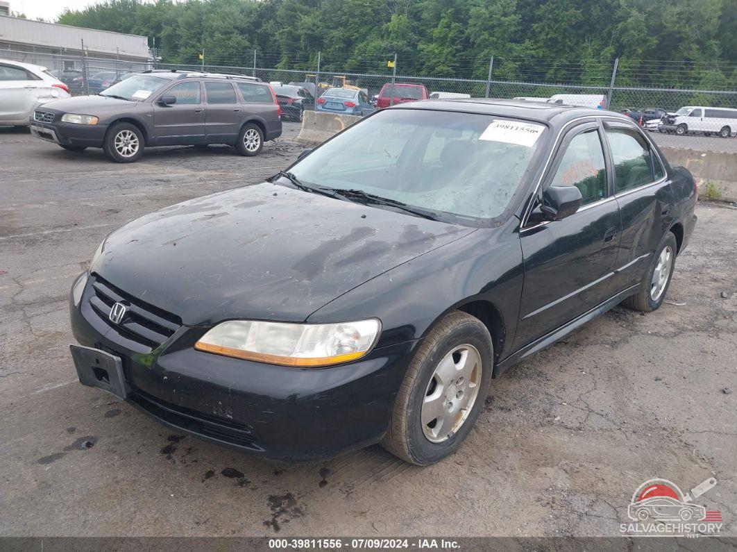 1HGCG16582A013689 2002 HONDA ACCORD photo no. 2