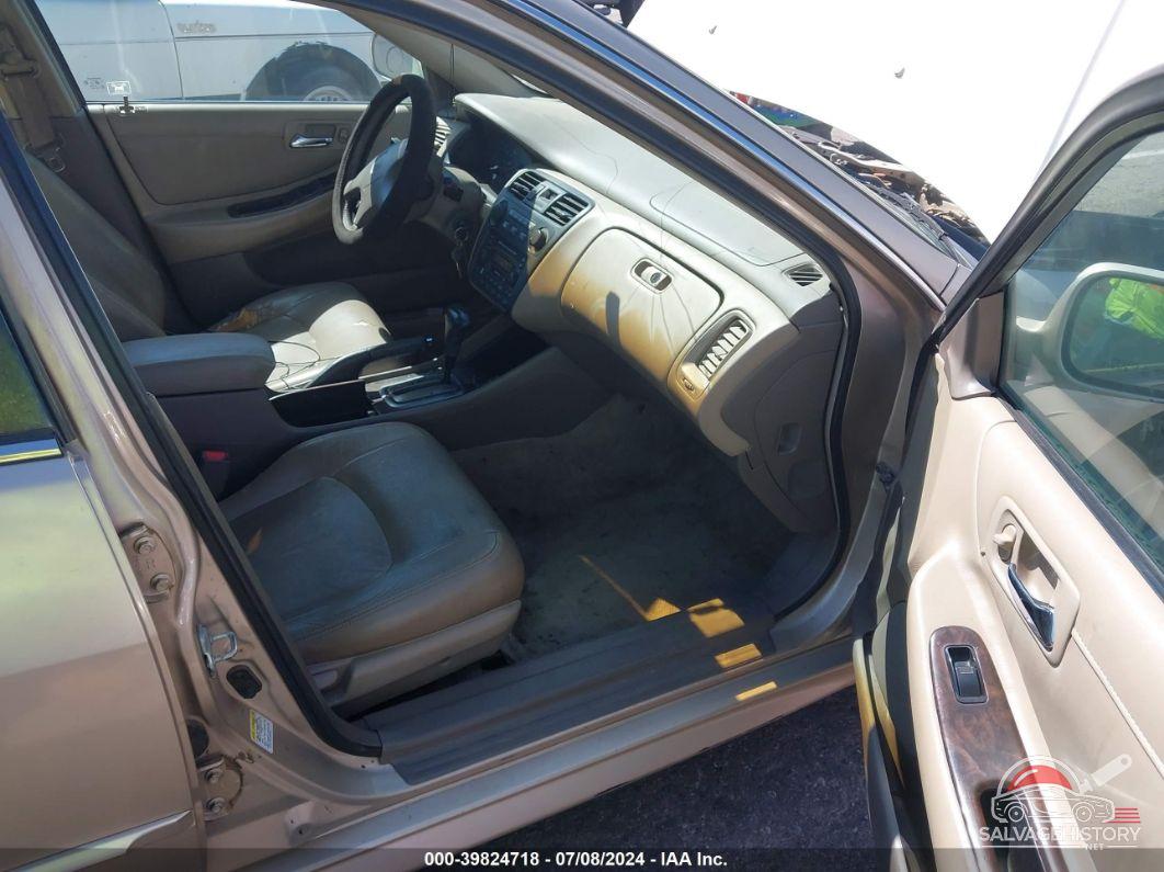 1HGCG566X2A120257 2002 HONDA ACCORD photo no. 5