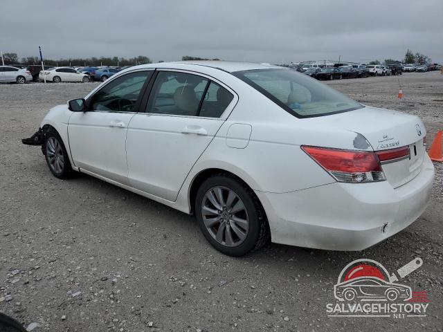 1HGCP2F85BA032166 2011 HONDA ACCORD photo no. 2