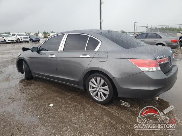 1HGCP3F8XBA018947 2011 HONDA ACCORD photo no. 2
