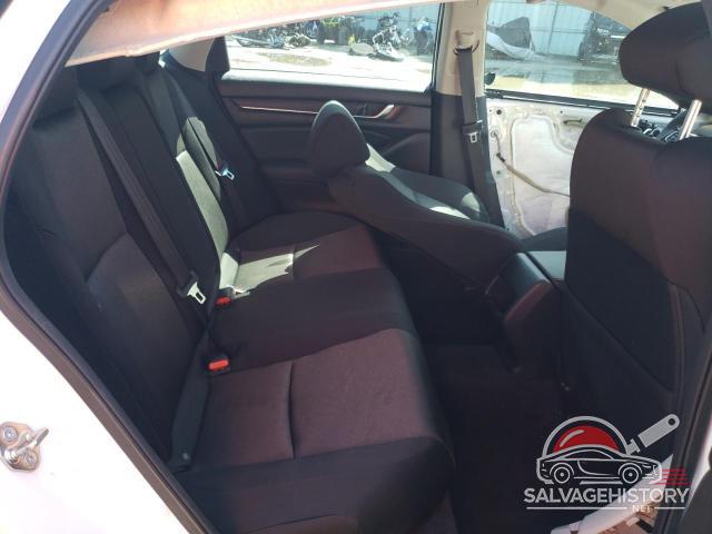 1HGCV1F19JA112085 2018 HONDA ACCORD photo no. 10
