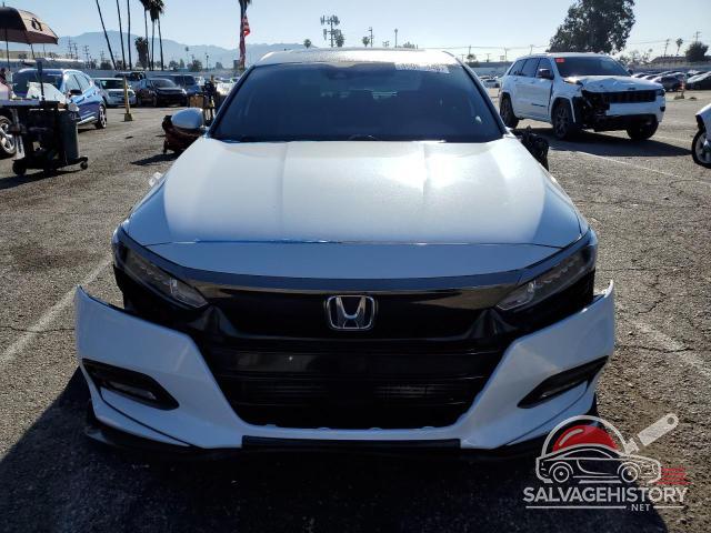 1HGCV2F39JA029196 2018 HONDA ACCORD photo no. 5