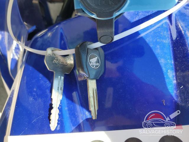 JH2PC37064M101160 2004 HONDA CBR CYCLE photo no. 8