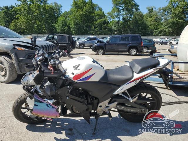 MLHPC4417D5002334 2013 HONDA CBR CYCLE photo no. 3
