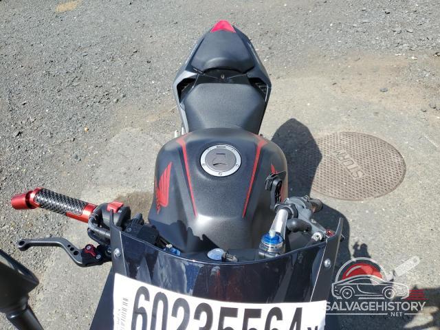 MLHPC4414J5500339 2018 HONDA CBR CYCLE photo no. 5