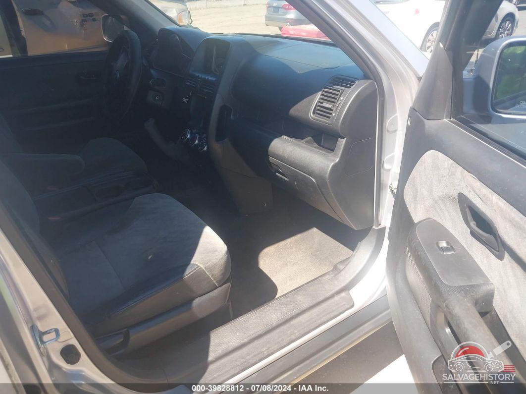 JHLRD78822C079366 2002 HONDA CR-V photo no. 5