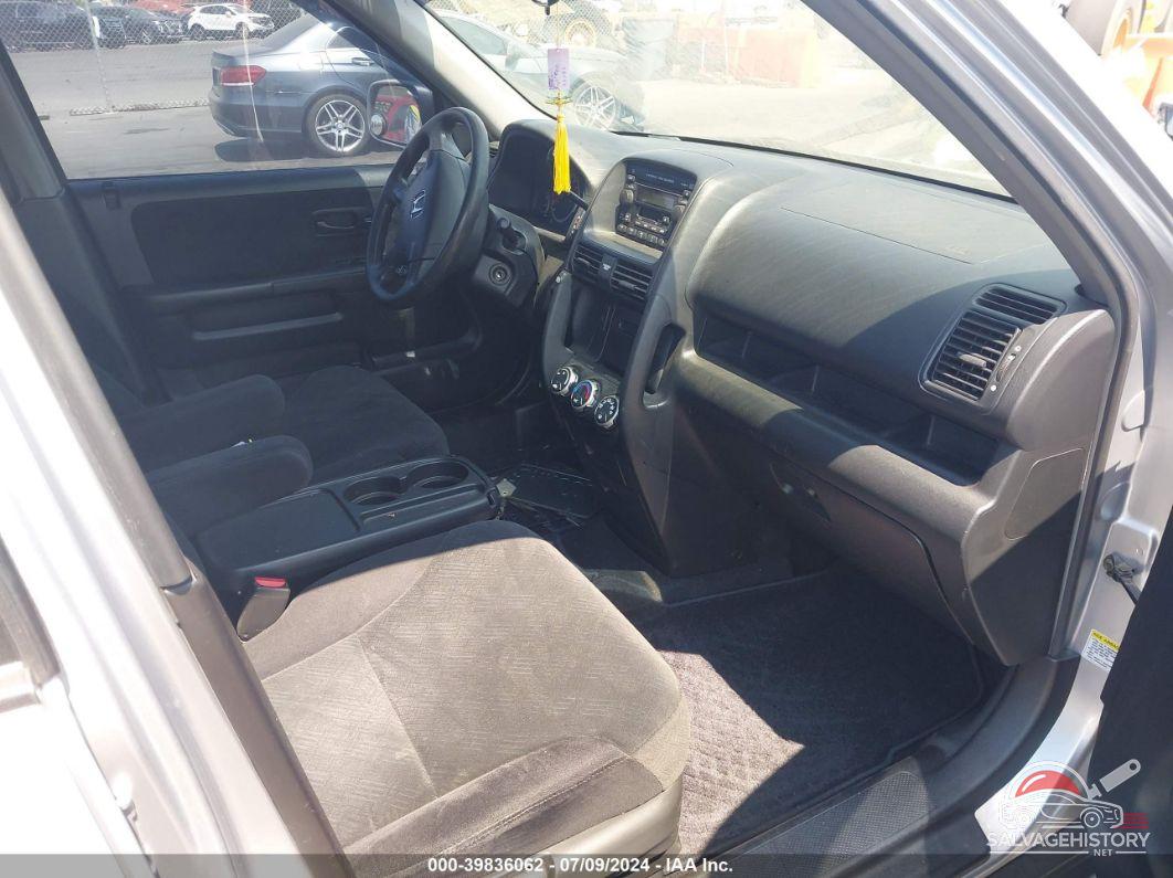 JHLRD78845C018007 2005 HONDA CR-V photo no. 5