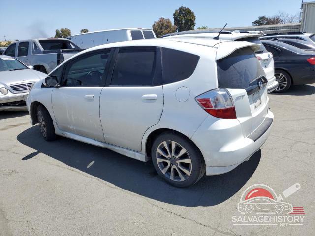 JHMGE8H5XDC043990 2013 HONDA FIT photo no. 2
