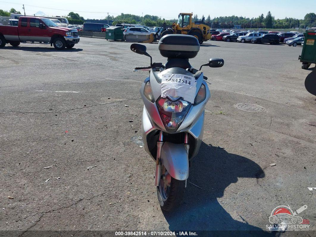JH2PF01144K200028 2004 HONDA FSC600 photo no. 5