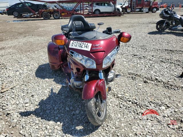 1HFSC47085A401073 2005 HONDA GL CYCLE photo no. 2