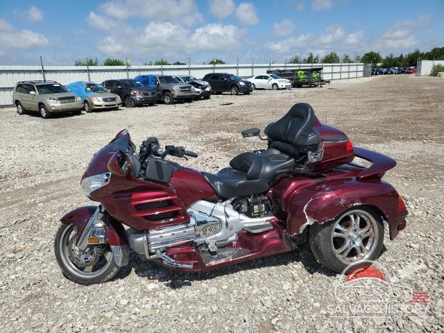 1HFSC47085A401073 2005 HONDA GL CYCLE photo no. 3
