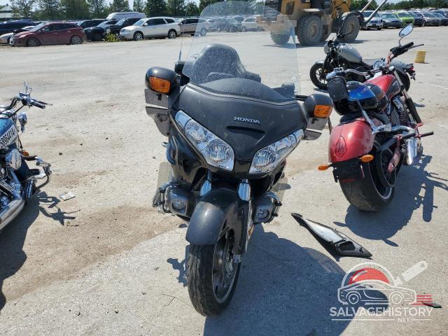 1HFSC47H6AA903645 2010 HONDA GL CYCLE photo no. 2