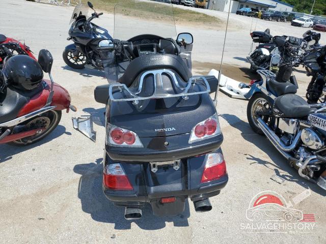 1HFSC47H6AA903645 2010 HONDA GL CYCLE photo no. 4