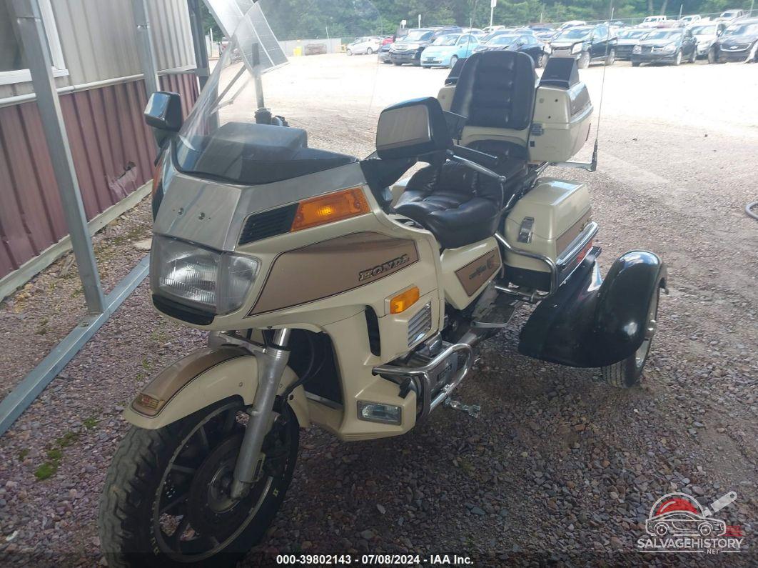 1HFSC1460GA220155 1986 HONDA GL12 photo no. 2
