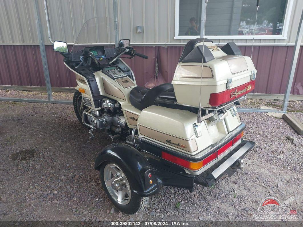 1HFSC1460GA220155 1986 HONDA GL12 photo no. 3