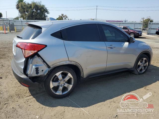 3CZRU5H39JM720946 2018 HONDA HR-V photo no. 3