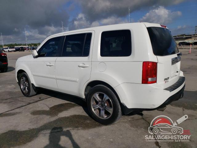 5FNYF3H32FB005227 2015 HONDA PILOT photo no. 2