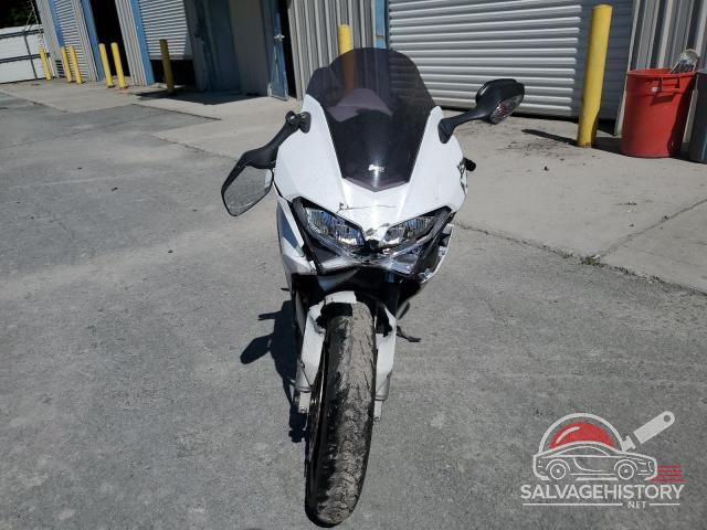 JH2RC7958EK000028 2014 HONDA VFR CYCLE photo no. 2