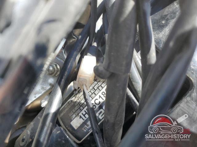 1HFSC180X4A800384 2004 HONDA VT CYCLE photo no. 9