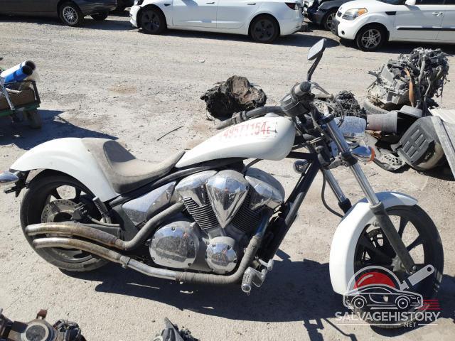 JH2SC6143BK000593 2011 HONDA VT CYCLE photo no. 3