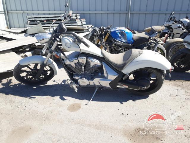 JH2SC6143BK000593 2011 HONDA VT CYCLE photo no. 3