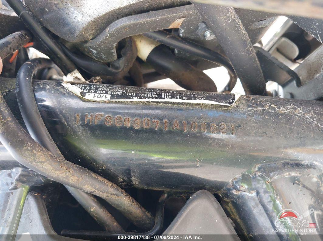 1HFSC43071A104621 2001 HONDA VT1100 photo no. 10